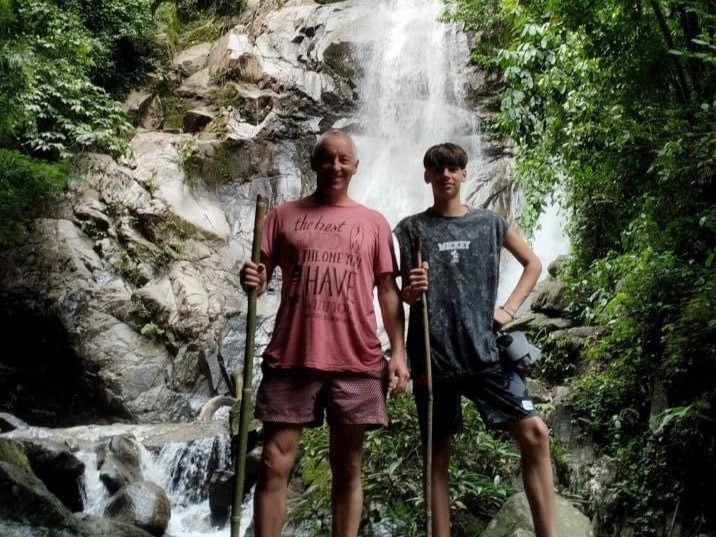 Recorre la selva de Chiang Mai y descubre paisajes naturales únicos. Recorre la selva de Chiang Mai y descubre paisajes naturales únicos.