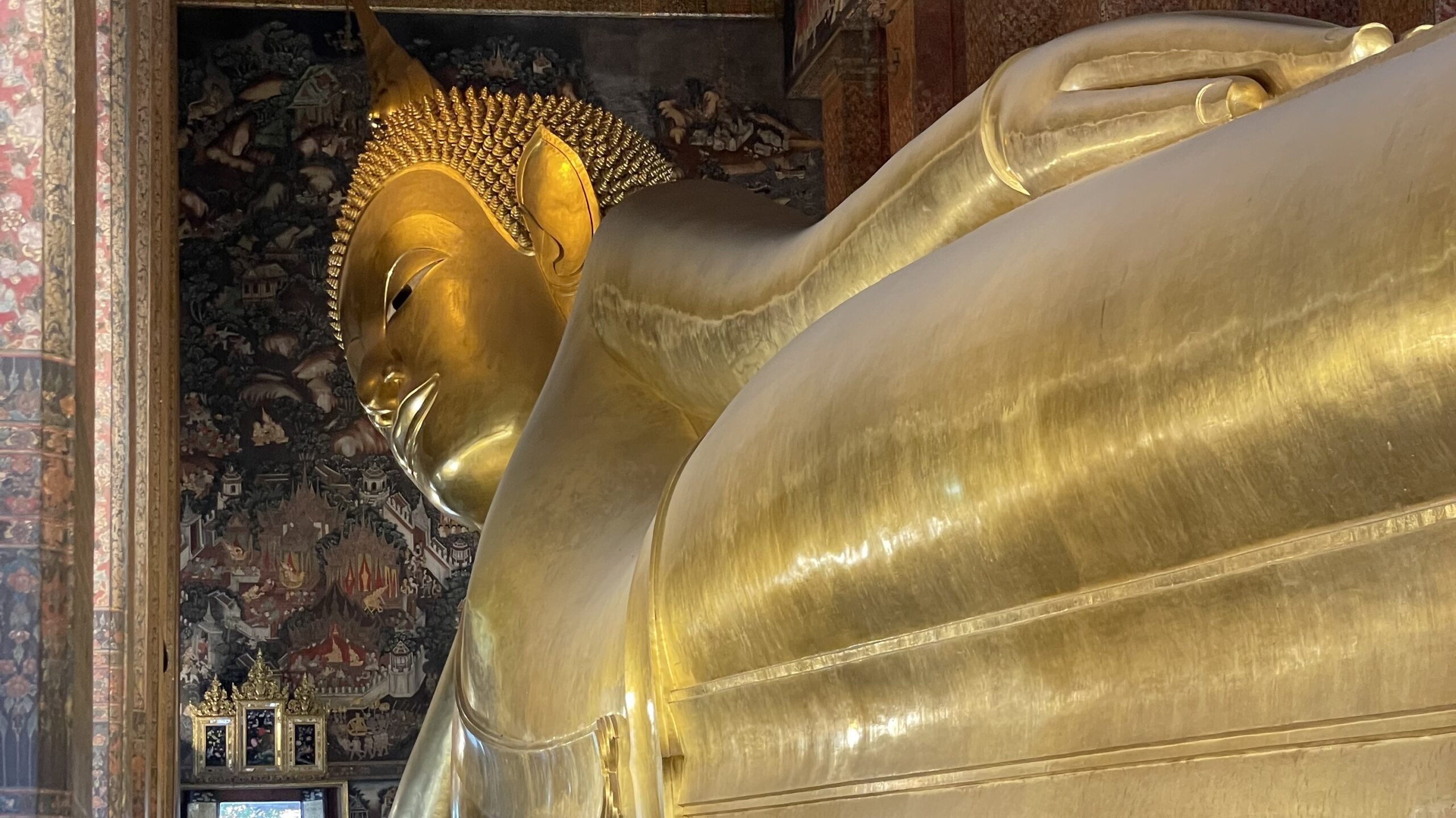 Buda Reclinado de Wat Pho en Bangkok Buda Reclinado de Wat Pho en Bangkok