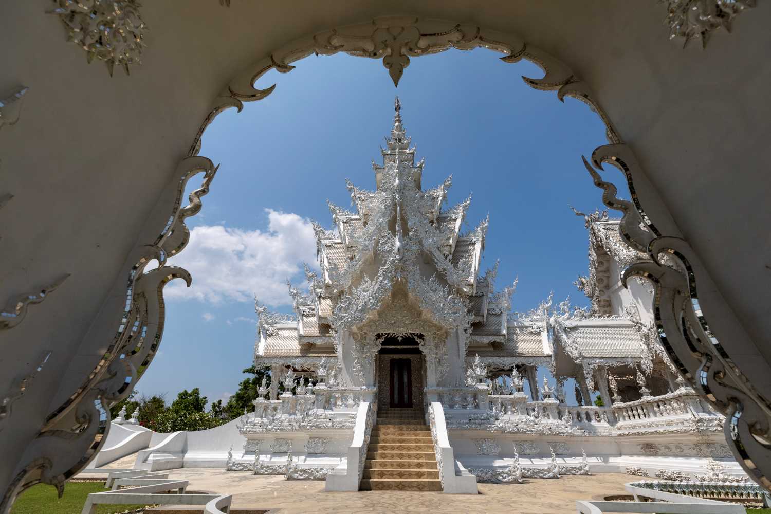 Fachada del Templo Blanco de Chiang Rai Fachada del Templo Blanco de Chiang Rai