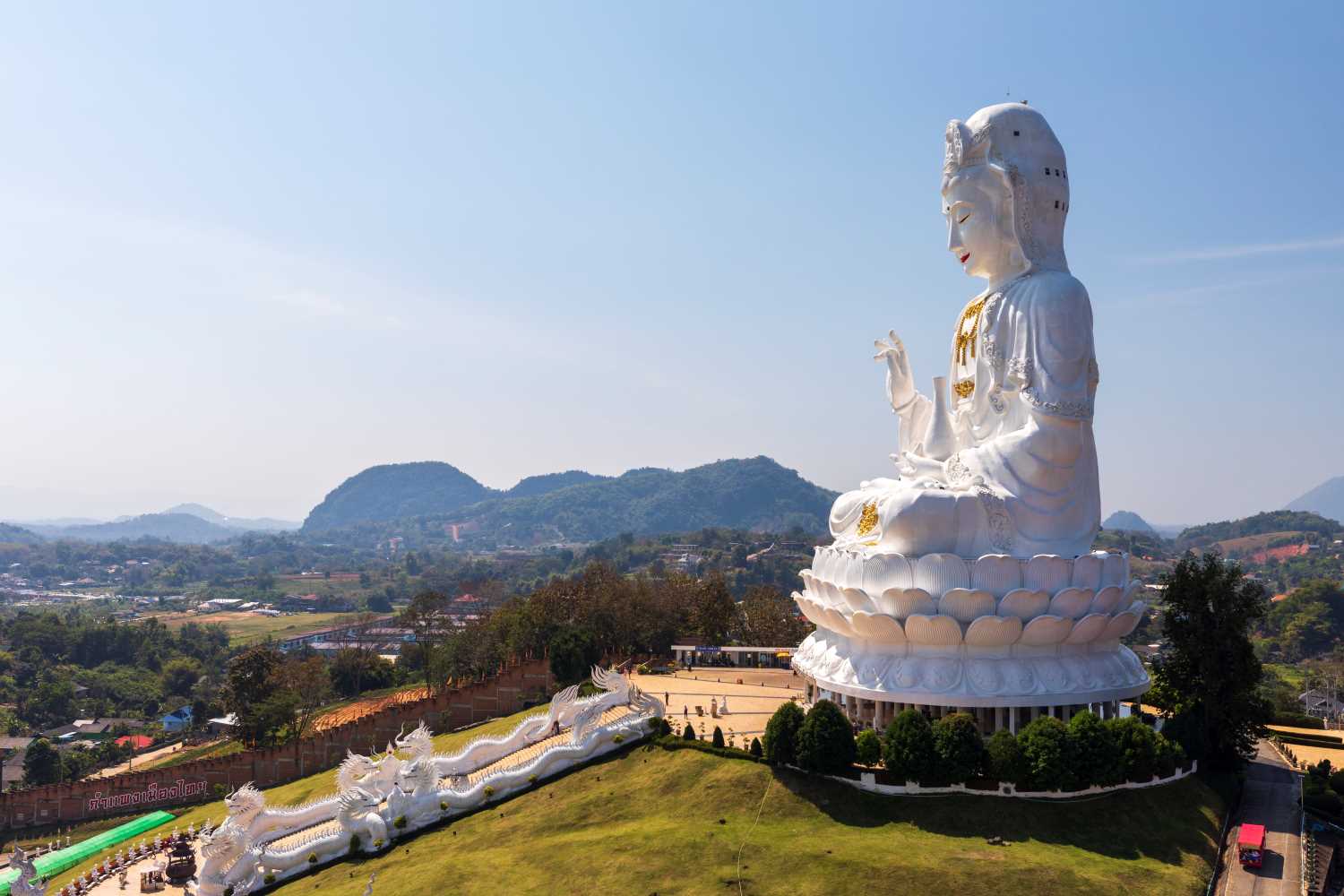 Estatua de Buda en el Templo Azul de Chiang Rai Estatua de Buda en el Templo Azul de Chiang Rai